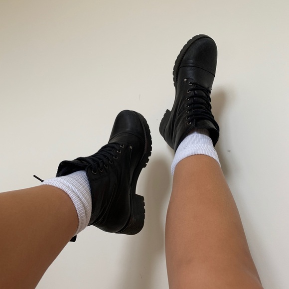 Shoes - Black Leather Combat Boot 🖤🖤